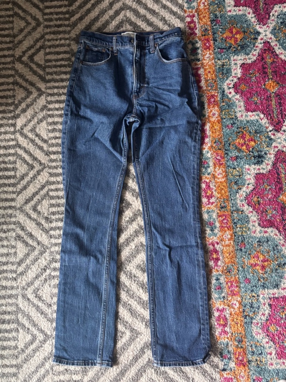 Abercrombie & Fitch The Slim Straight Ultra High Rise Jean
